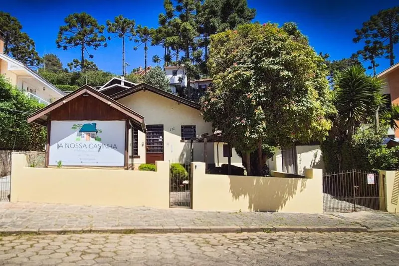 A Nossa Casinha: fachada, em Campos do Jordão