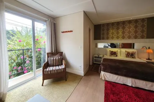 Quarto em Annecy Pousada (Campos do Jordão)