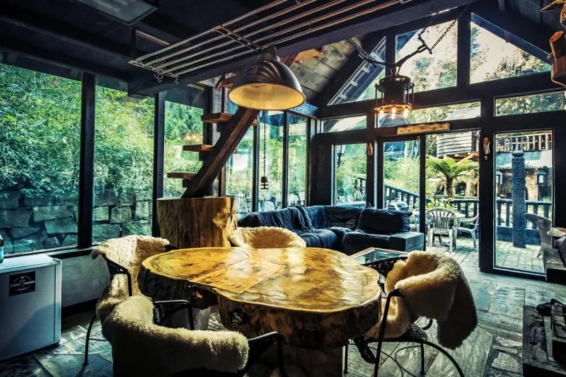 Art BBQ Lodge: área comum, em Campos do Jordão