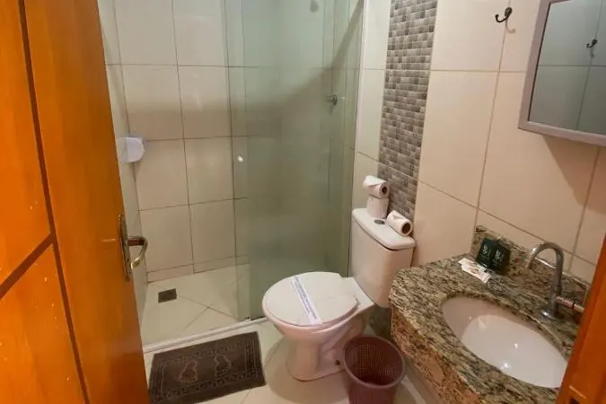 Banheiro em Basilica Palace Hotel (Aparecida)