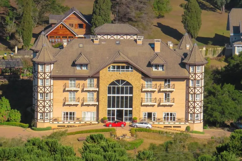 Carballo Hotel & Spa: fachada, em Campos do Jordão