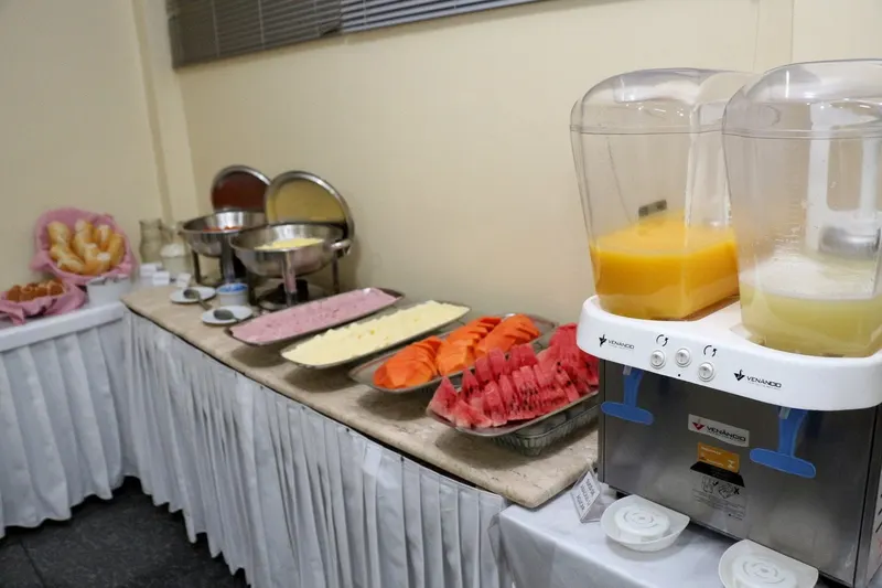 Café da manhã e refeições em Carlton Express - Antigo Plaza Hotel (São José dos Campos)