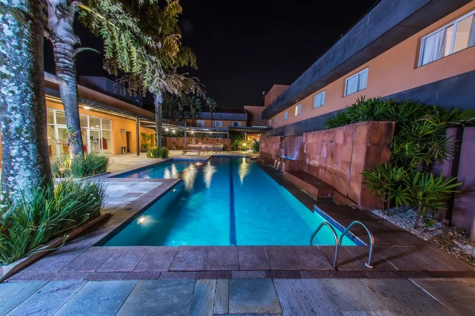 Carlton Plaza Baoba: piscina, em Taubaté