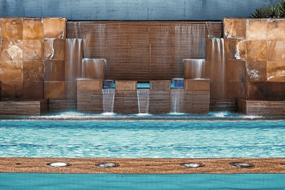 Carlton Plaza Baoba: piscina, em Taubaté