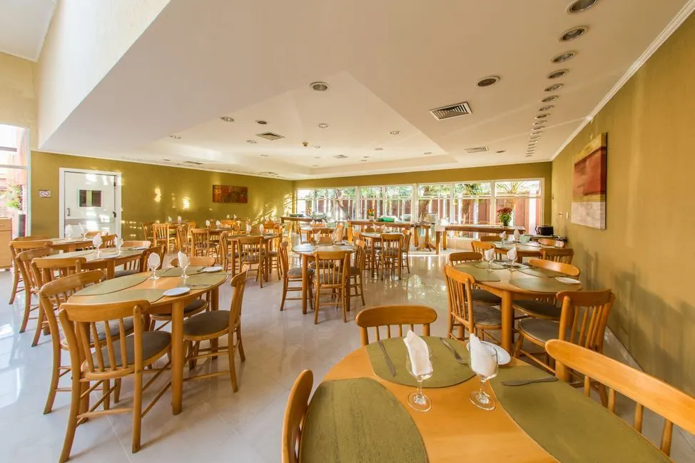 Café da manhã e refeições em Carlton Plaza Baoba (Taubaté)