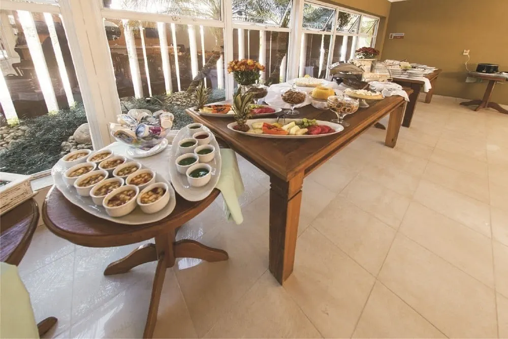 Café da manhã e refeições em Carlton Plaza Baoba (Taubaté)