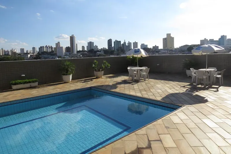 Carlton Plaza São José dos Campos: piscina, em São José dos Campos