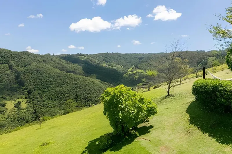 Casa de Pedra, Charme e Conforto: vista a partir, em Campos do Jordão
