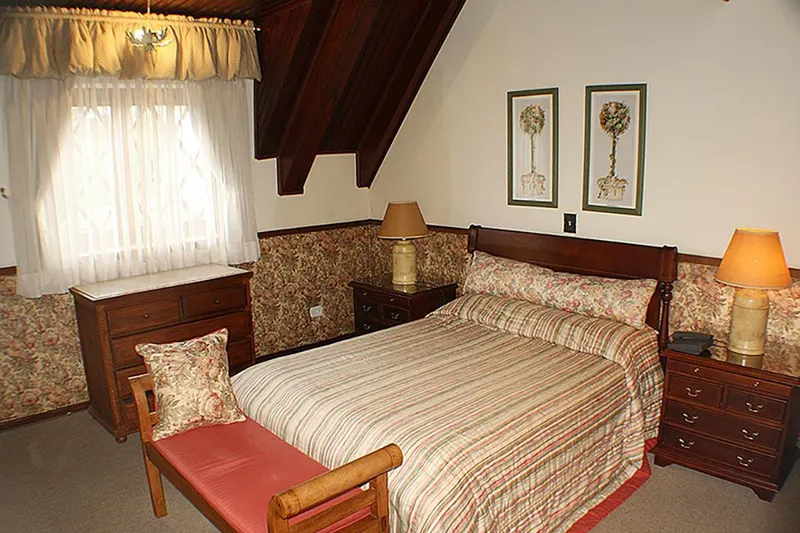 Quarto em Center Suiço Flat (Campos do Jordão)