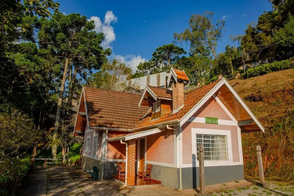 Colonia Saa: área externa, em Campos do Jordão
