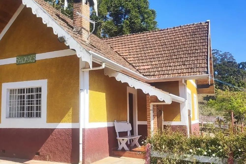Colonia Saa: fachada, em Campos do Jordão