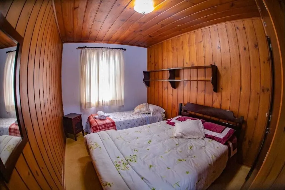 Colonia Saa: quarto, em Campos do Jordão