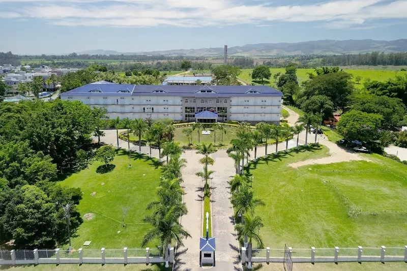 Colonial Plaza Hotel Pinda: área externa, em Pindamonhangaba