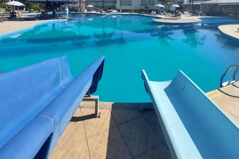 Colonial Plaza Hotel Pinda: piscina, em Pindamonhangaba