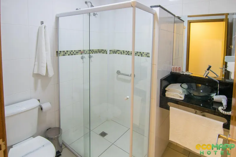 Banheiro em EcoMapp Hotel (Aparecida)