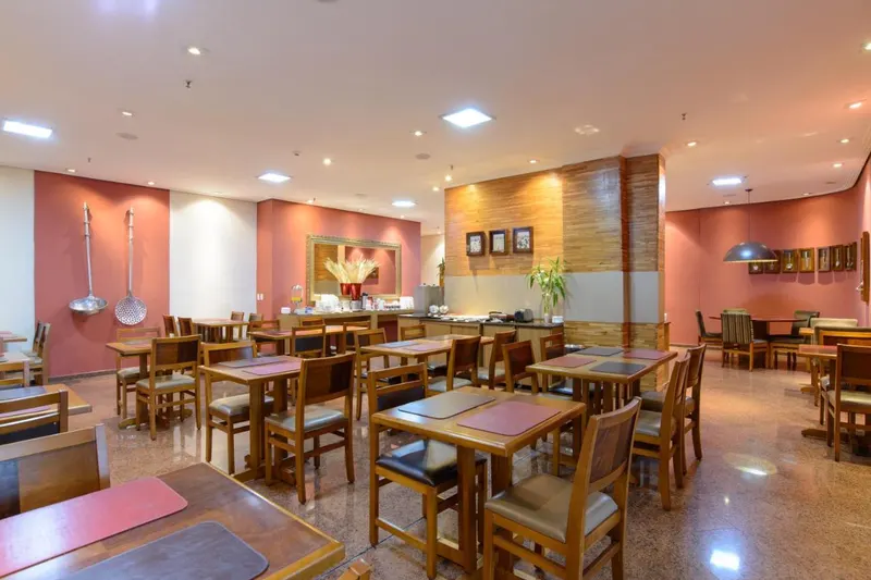 Café da manhã e refeições em Faro Hotel São José dos Campos (São José dos Campos)