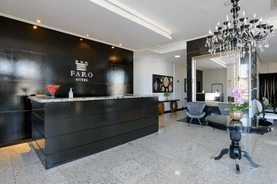 Faro Hotel Taubaté: área comum, em Taubaté