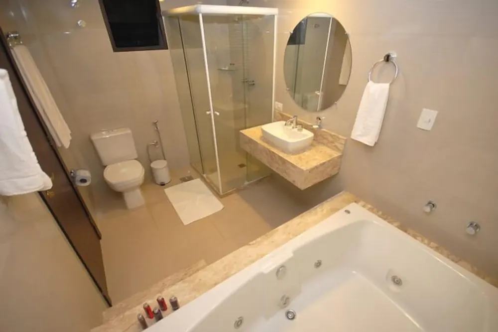 Banheiro em Gran Continental Hotel (Taubaté)