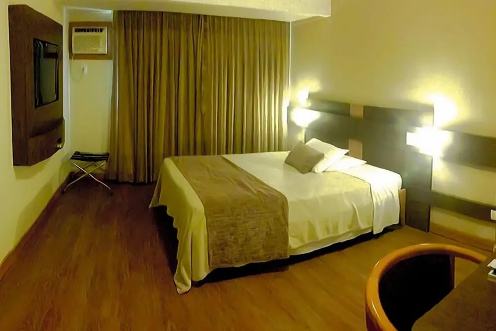 Quarto em Gran Continental Hotel (Taubaté)