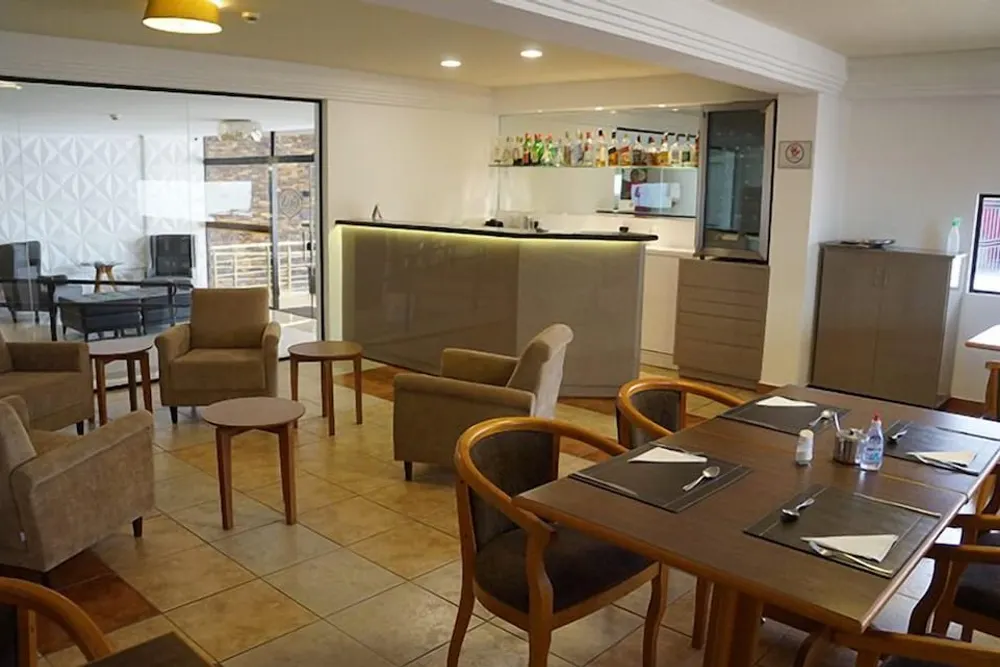 Café da manhã e refeições em Gran Continental Hotel (Taubaté)