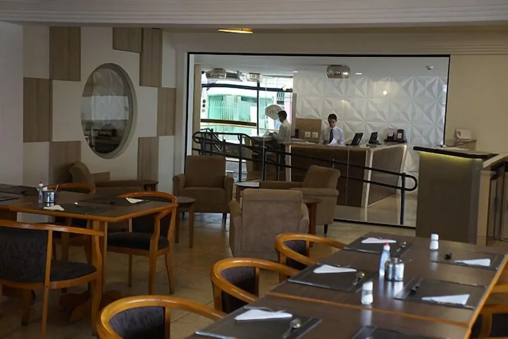 Café da manhã e refeições em Gran Continental Hotel (Taubaté)
