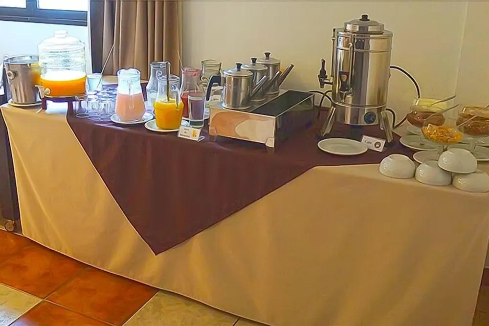 Café da manhã e refeições em Gran Continental Hotel (Taubaté)