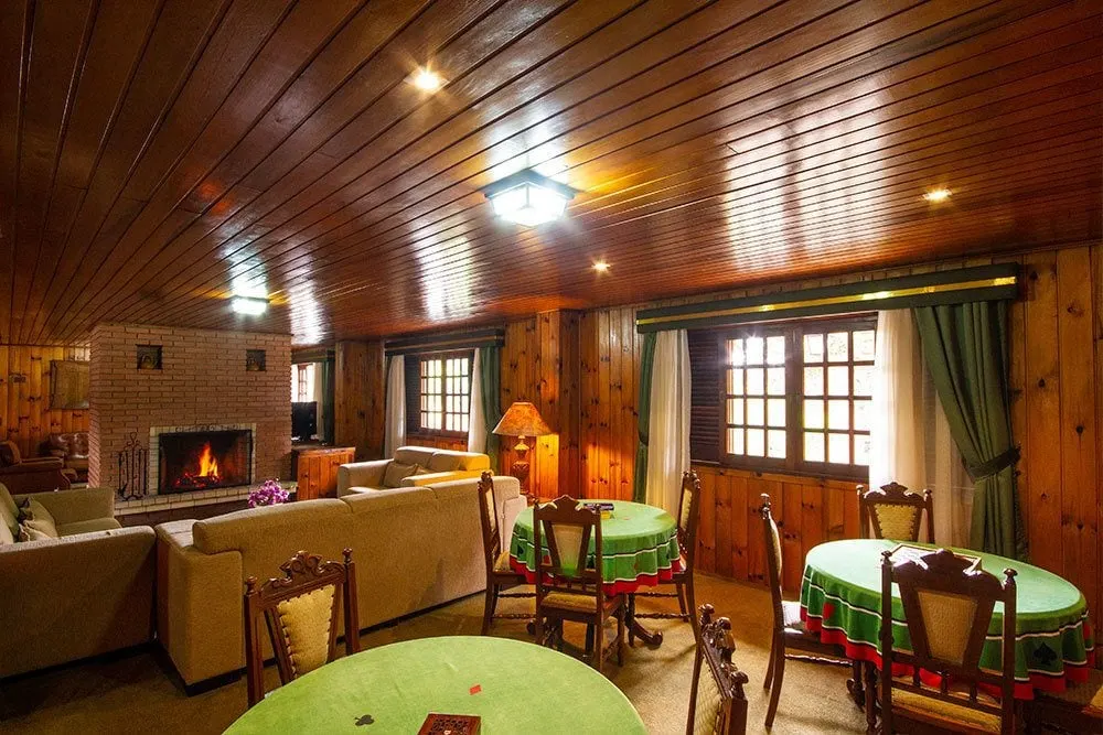 Hotel Barcelos: área comum, em Campos do Jordão