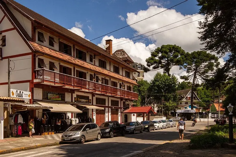 Hotel Barcelos: fachada, em Campos do Jordão