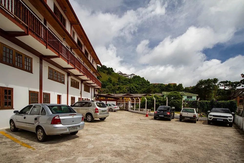 Hotel Barcelos: fachada, em Campos do Jordão