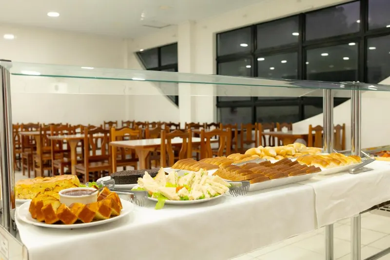 Café da manhã e refeições em Hotel Caminho do Rosario (Aparecida)