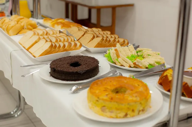 Café da manhã e refeições em Hotel Caminho do Rosario (Aparecida)