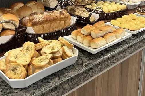 Café da manhã e refeições em Hotel Capital da Fé (Aparecida)