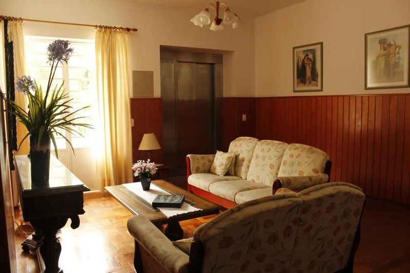 Hotel Casa São José: área comum, em Campos do Jordão