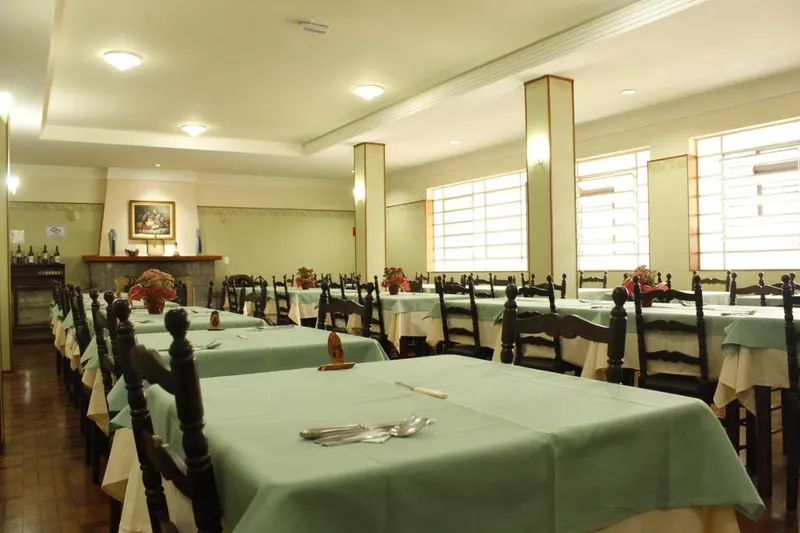 Café da manhã e refeições em Hotel Casa São José (Campos do Jordão)