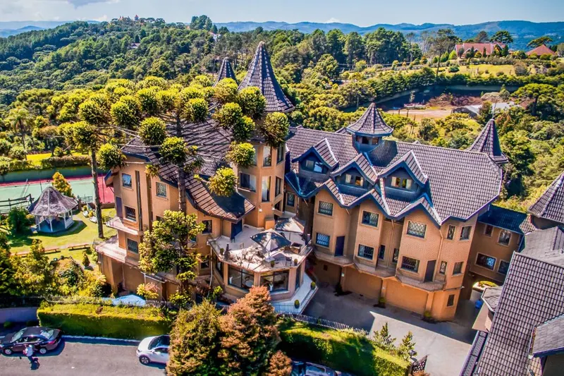 Hotel Castelo Nacional Inn Campos do Jordão: fachada, em Campos do Jordão