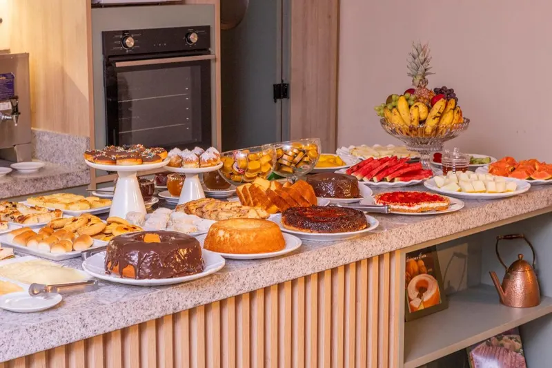 Café da manhã e refeições em Hotel Chateau (Campos do Jordão)