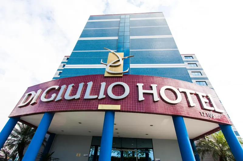 Hotel Di Giulio: fachada, em São José dos Campos
