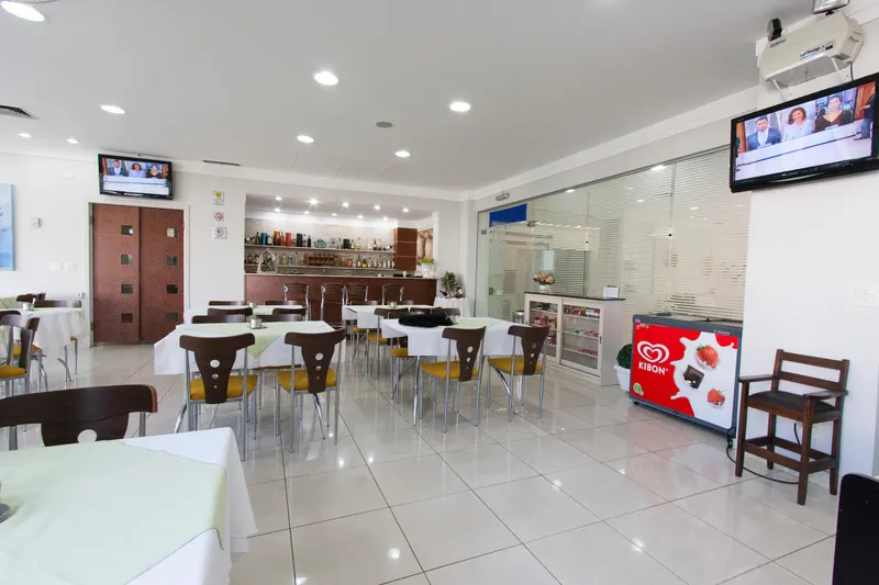 Café da manhã e refeições em Hotel Di Giulio (São José dos Campos)