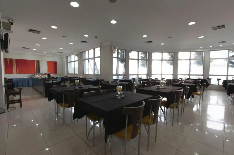 Café da manhã e refeições em Hotel Di Giulio (São José dos Campos)