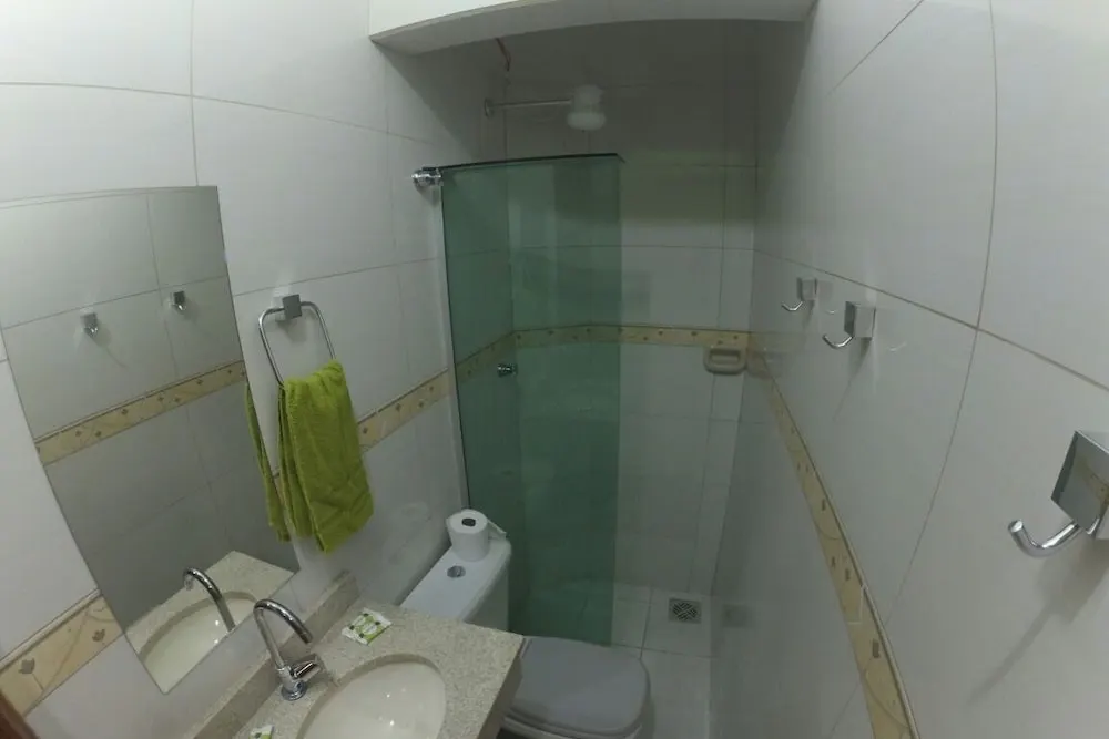 Hotel e Pousada Santa Cruz: banheiro, em Aparecida