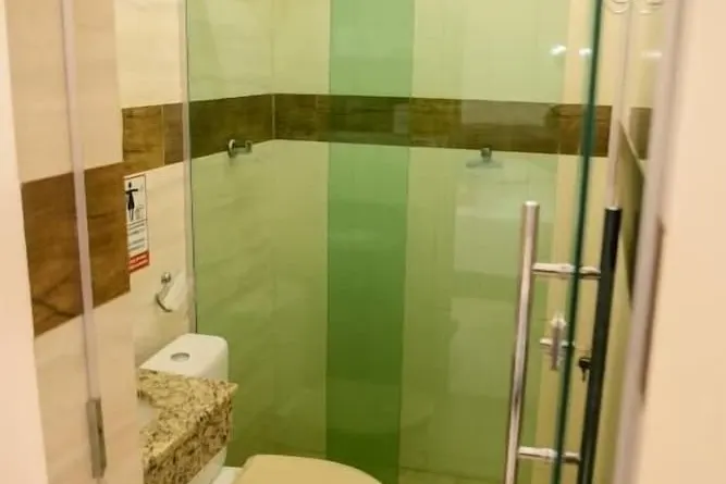 Hotel e Pousada Santa Cruz: banheiro, em Aparecida