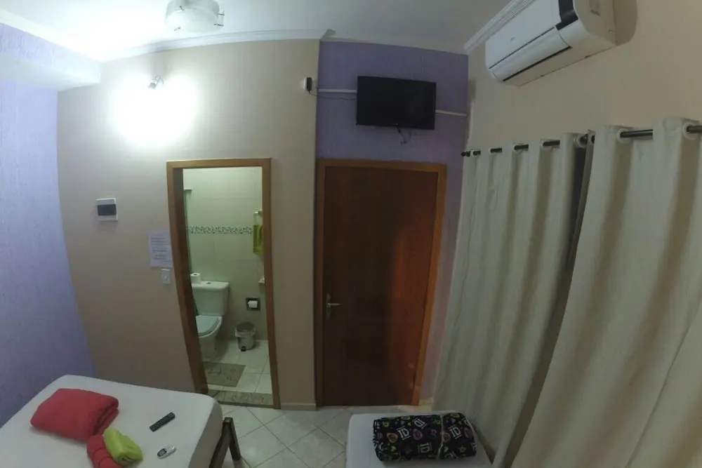 Hotel e Pousada Santa Cruz: quarto, em Aparecida