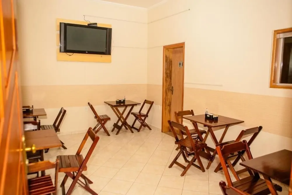 Hotel e Pousada Santa Cruz: café da manhã e refeições, em Aparecida