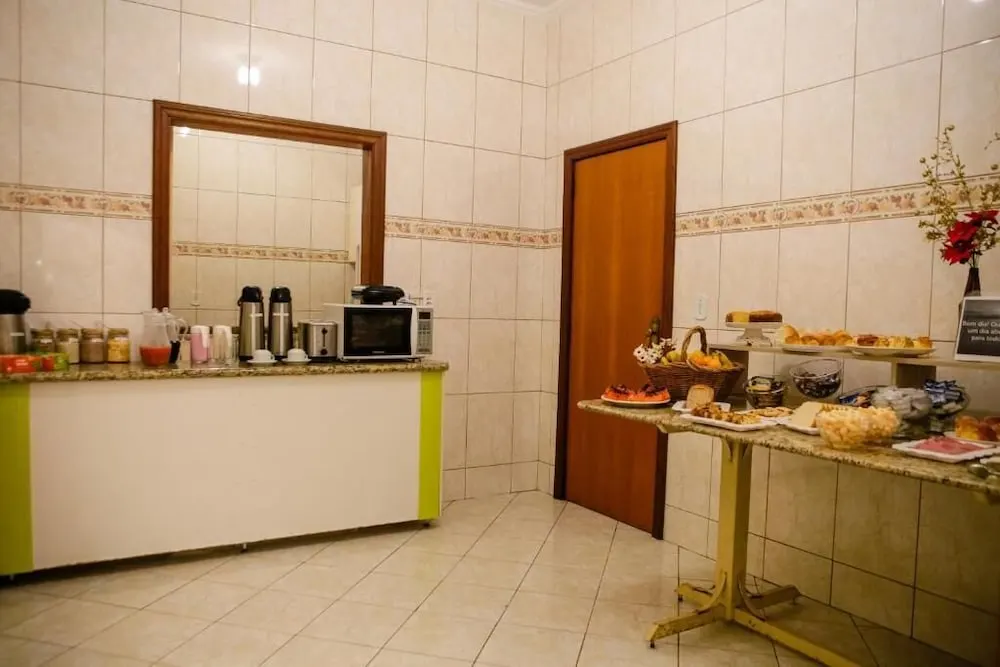 Hotel e Pousada Santa Cruz: café da manhã e refeições, em Aparecida