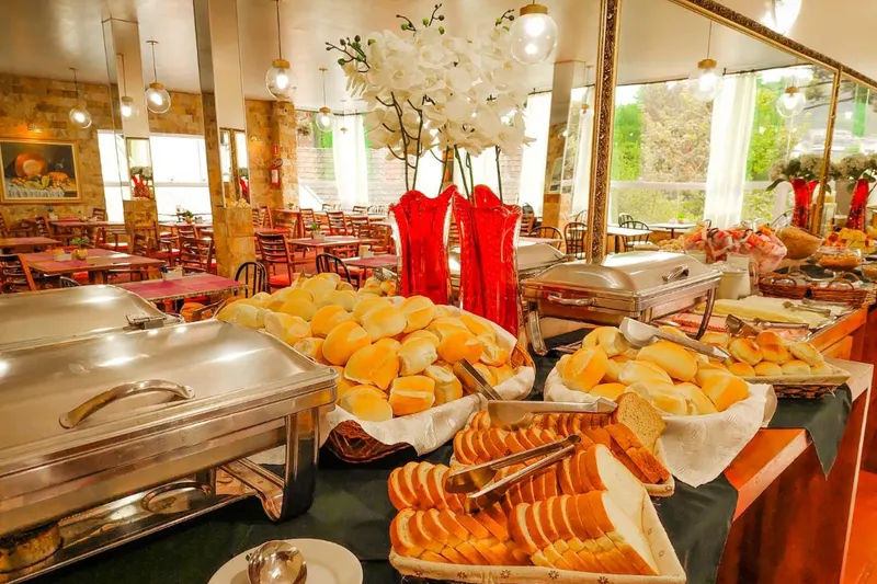 Café da manhã e refeições em Hotel Fazenda Golden Park Campos do Jordão (Campos do Jordão)