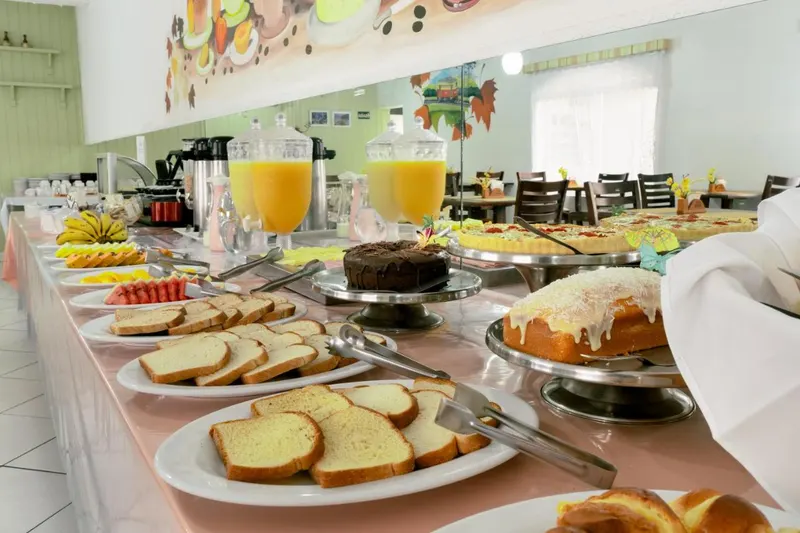 Café da manhã e refeições em Hotel Geneve (Campos do Jordão)