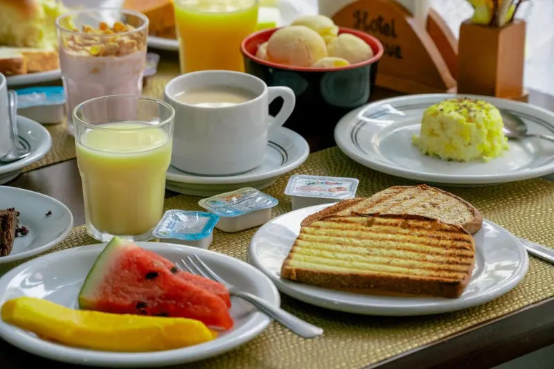 Café da manhã e refeições em Hotel Geneve (Campos do Jordão)