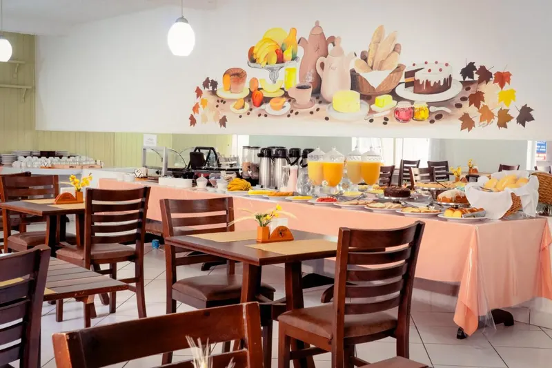 Café da manhã e refeições em Hotel Geneve (Campos do Jordão)