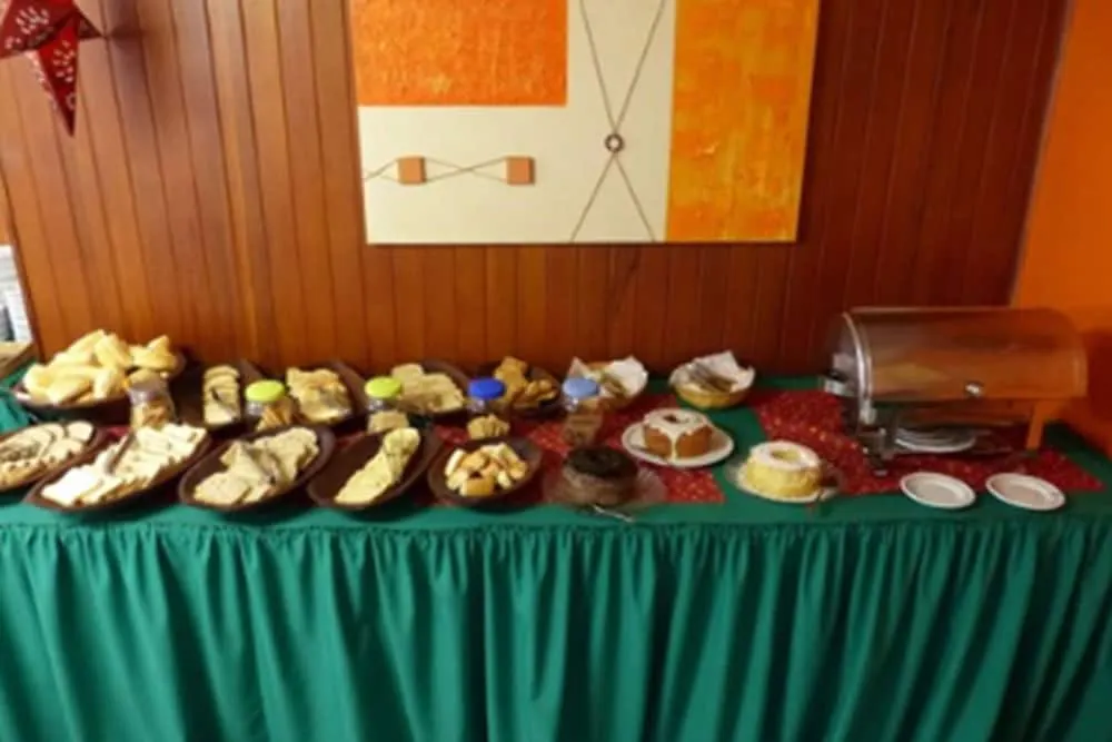 Café da manhã e refeições em Hotel JB (Campos do Jordão)