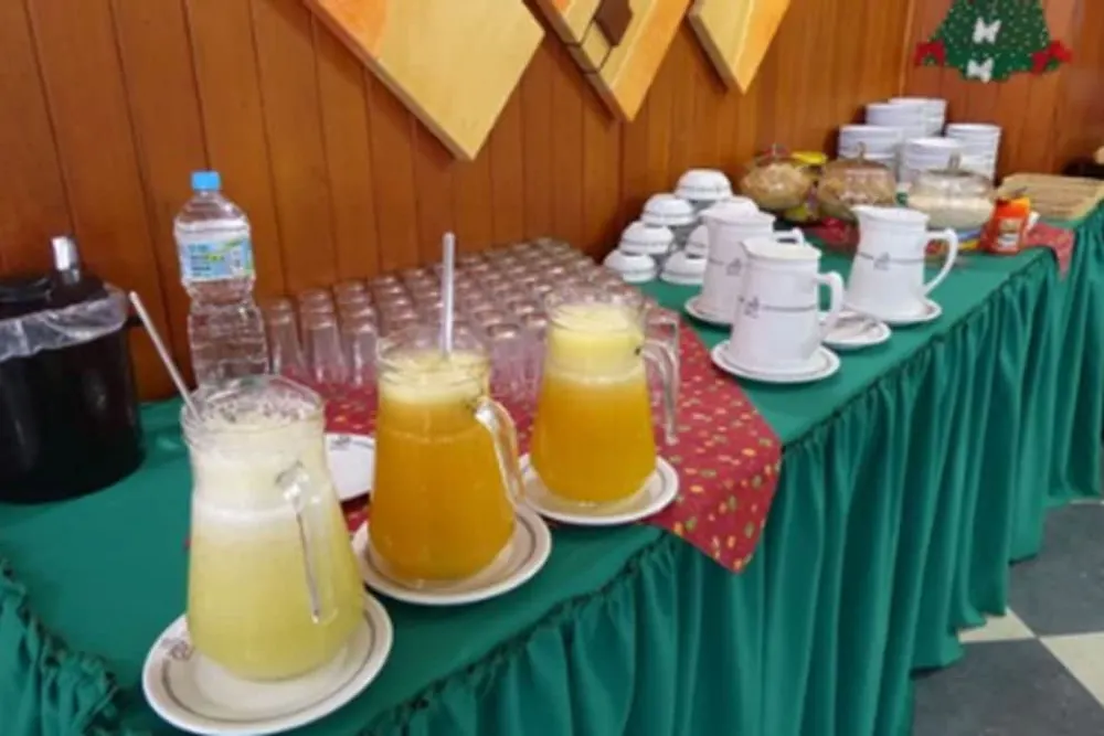 Café da manhã e refeições em Hotel JB (Campos do Jordão)